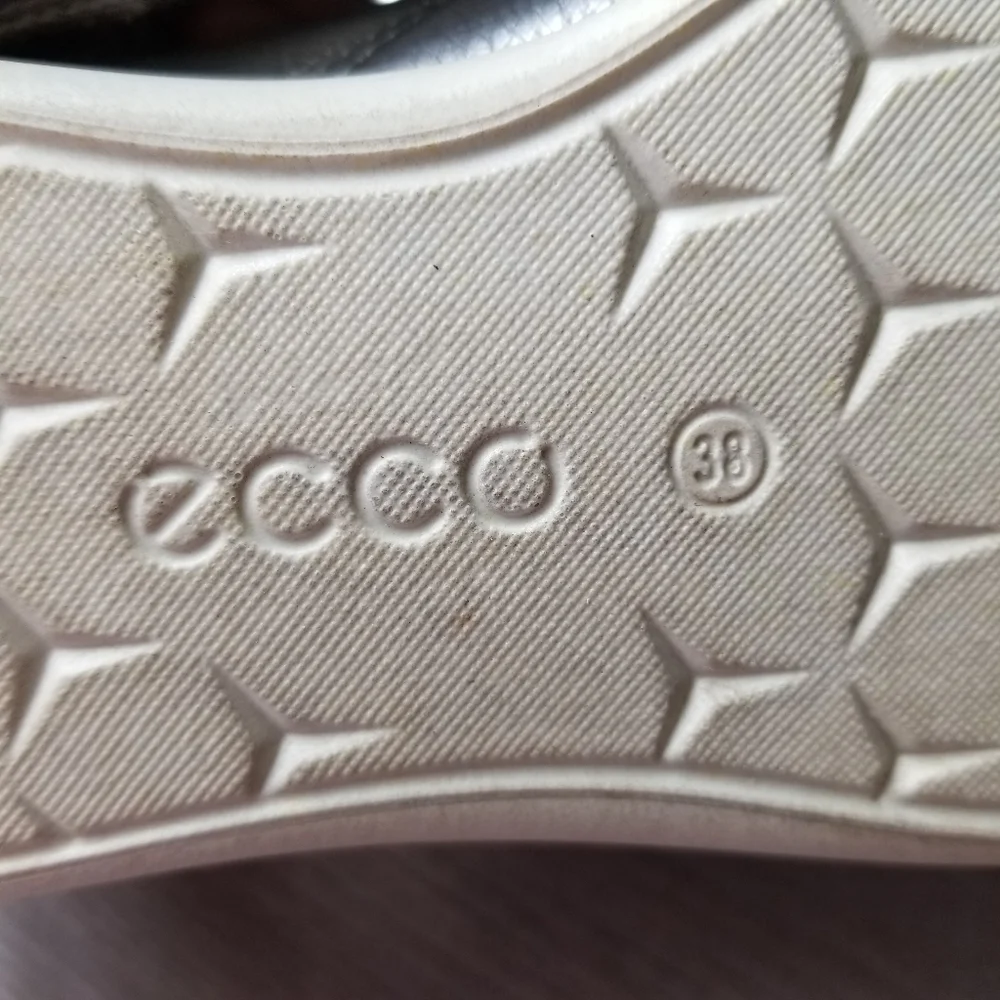 Ecco Sense Elastic Toggle Slip On Sneaker